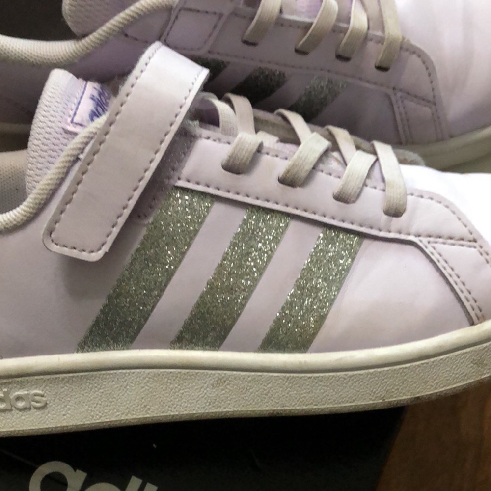 Girls adidas lavender Size 2.5